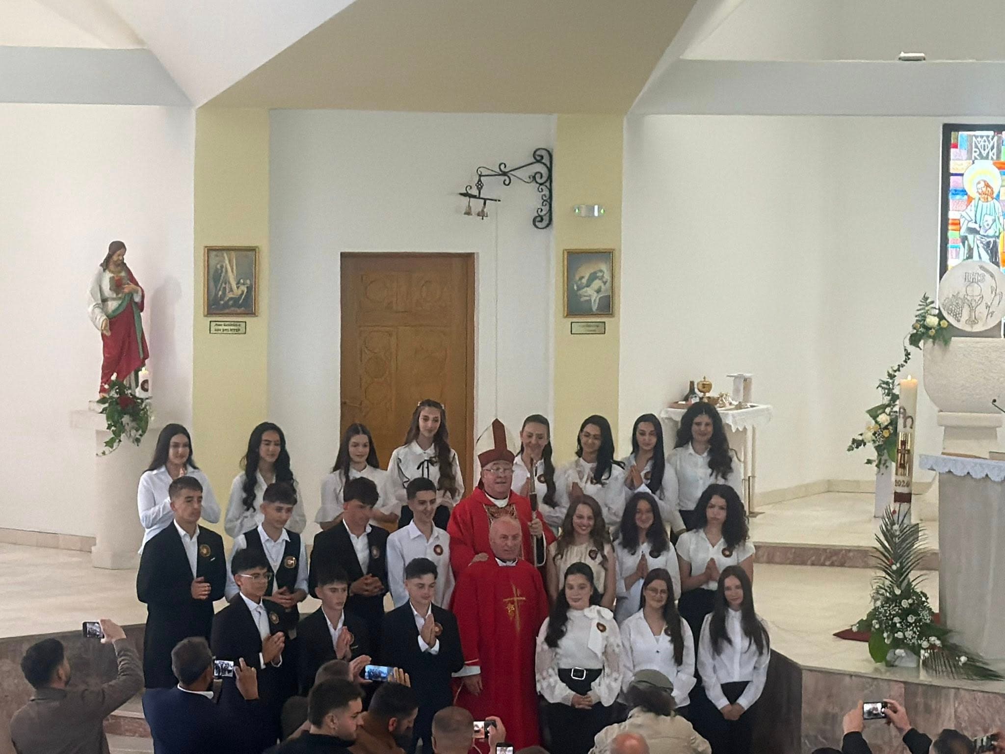 Imzot Dodë Gjergji kremtoi Sakramentin e Krezmimit në Bishtazhin