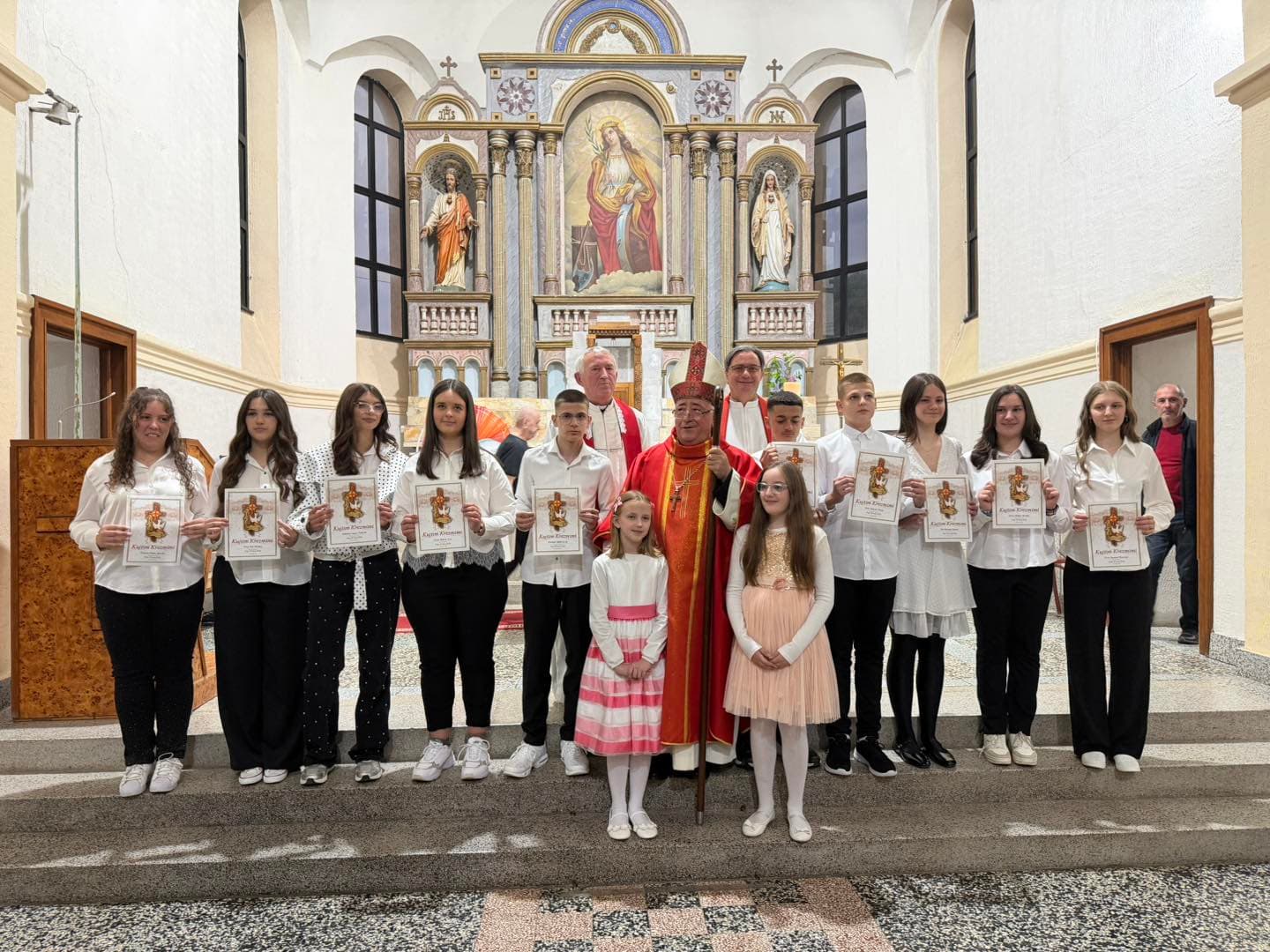 Mesha e Shenjtë dhe Krezmimi në famullinë e Pejës