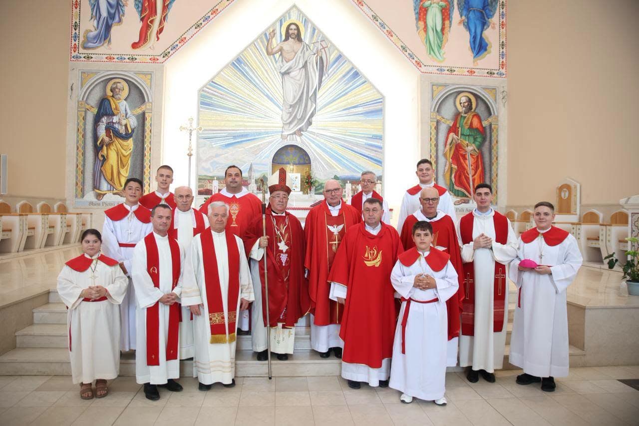 Në Gjakovë, Imzot Dodë Gjergji kremtoi Festën e Shën Pjetrit dhe Shën Palit, dëshmitarët e mëdhenj të Kishës Apostolike